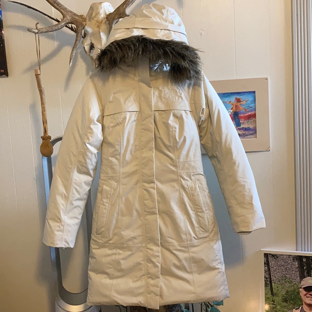 The North Face long puffy jacket ❄️